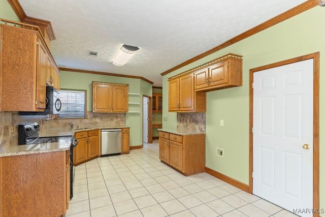 480 GREYSTONE Way, Prattville, AL 36066