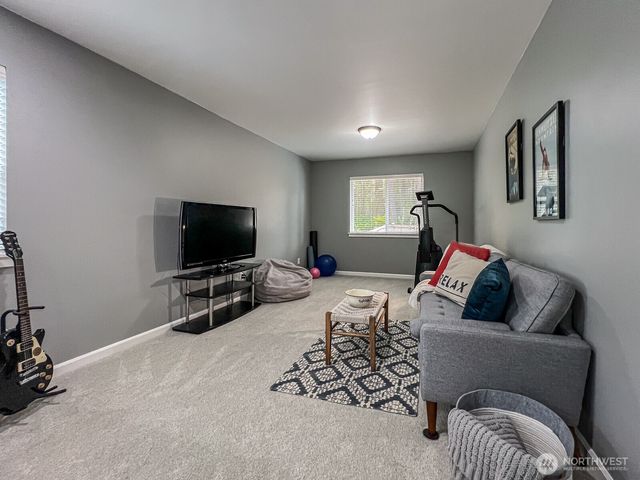 34614 SE Curtis Drive, Snoqualmie, WA 98065