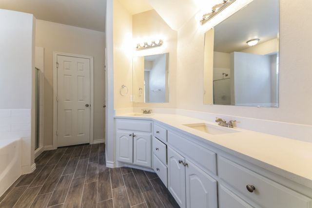 1093 Keeson Trail, Lewisville, TX 75077