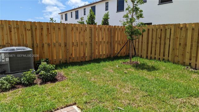 11811 SW 247 TER 11811, Homestead, FL 33032
