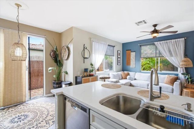 21 Calle De Las Sonatas, Rancho Santa Margarita, CA 92688