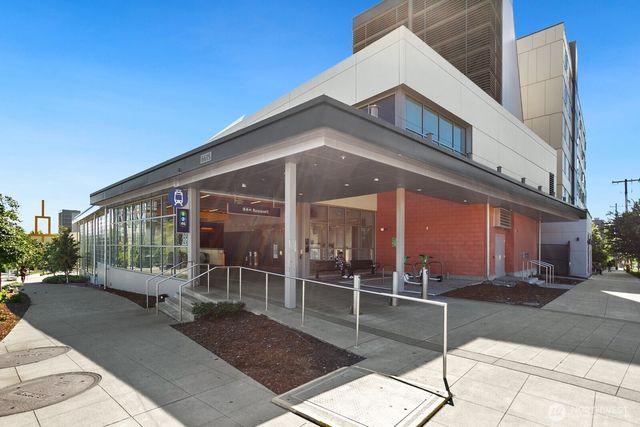 7032 15th Avenue NE, Seattle, WA 98115