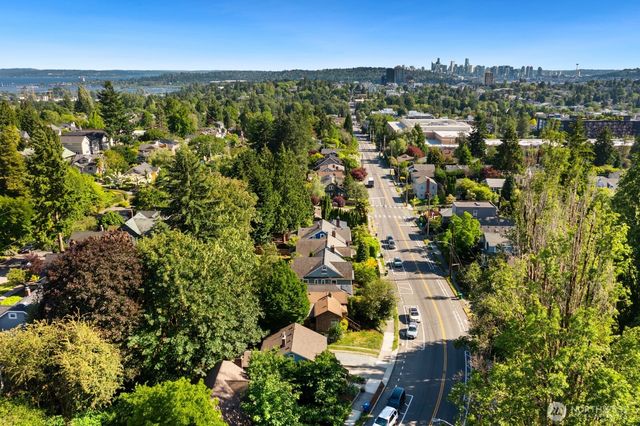 7032 15th Avenue NE, Seattle, WA 98115