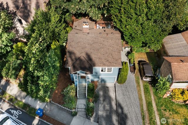 7032 15th Avenue NE, Seattle, WA 98115