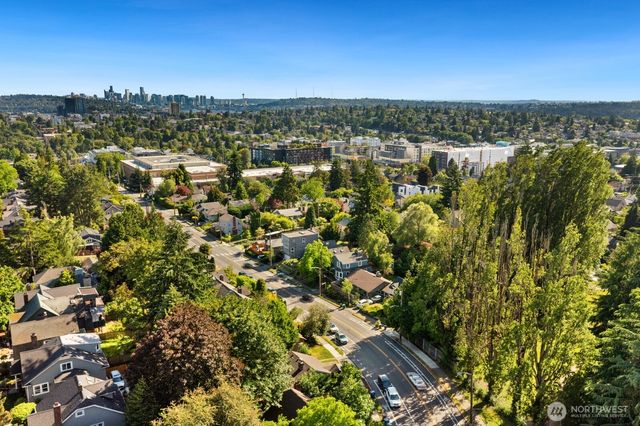 7032 15th Avenue NE, Seattle, WA 98115