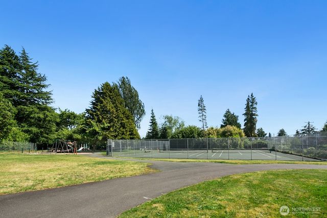 7032 15th Avenue NE, Seattle, WA 98115