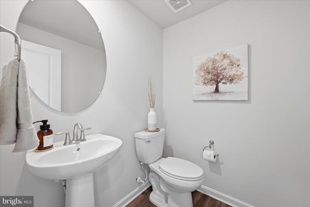 50 FELDBERG DR, Charles Town, WV 25414