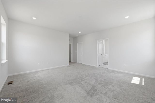 50 FELDBERG DR, Charles Town, WV 25414