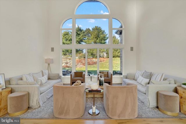 1085 WYNDWARD CT, York, PA 17403