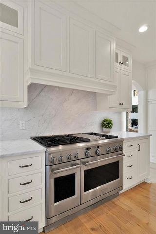 1085 WYNDWARD CT, York, PA 17403