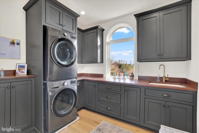 1085 WYNDWARD CT, York, PA 17403