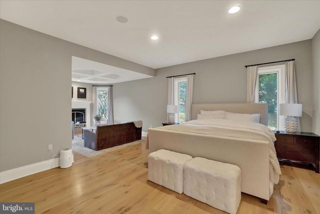 1085 WYNDWARD CT, York, PA 17403