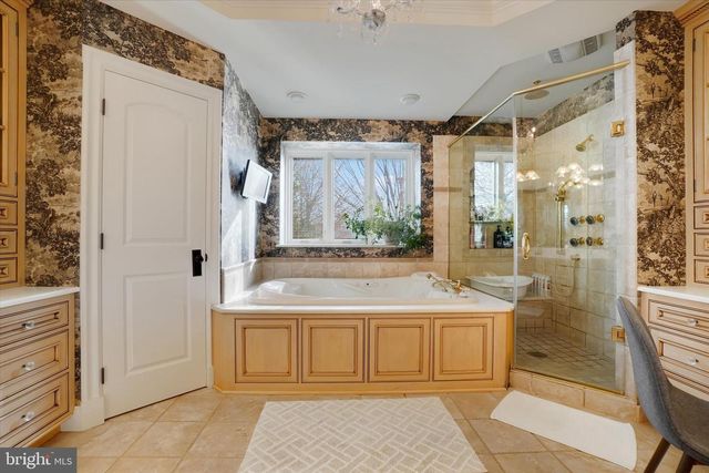 1085 WYNDWARD CT, York, PA 17403