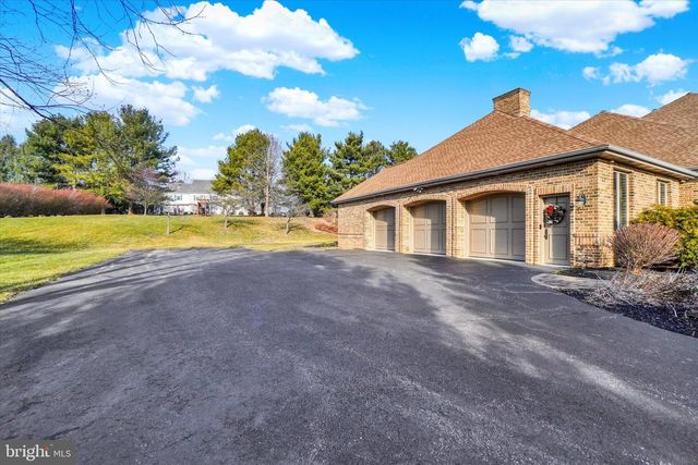 1085 WYNDWARD CT, York, PA 17403