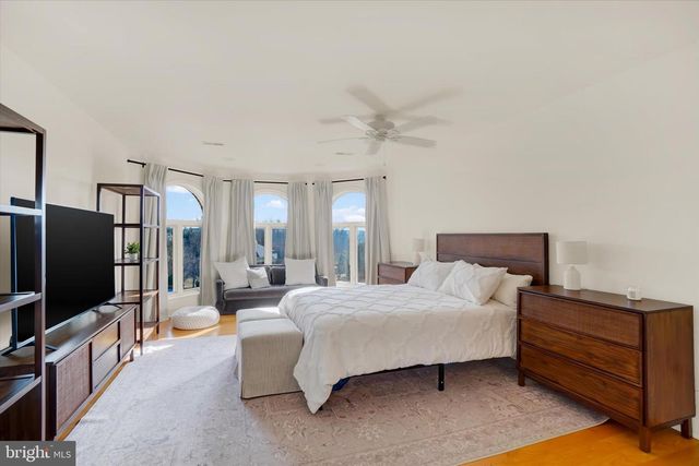 1085 WYNDWARD CT, York, PA 17403