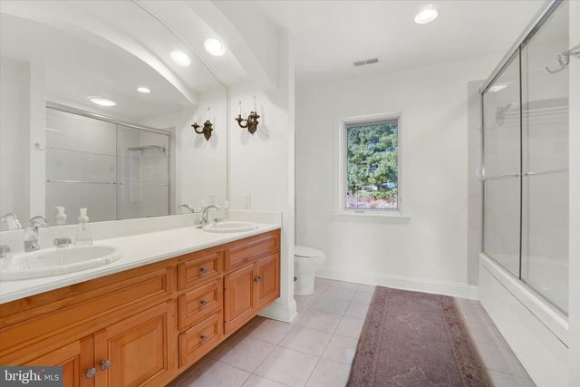 1085 WYNDWARD CT, York, PA 17403