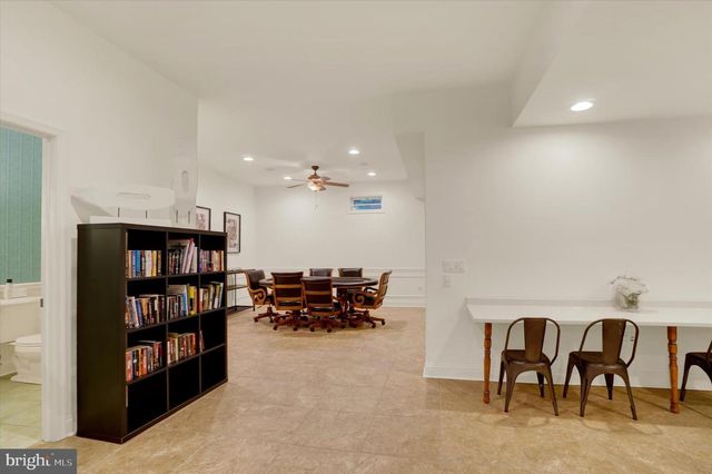 1085 WYNDWARD CT, York, PA 17403