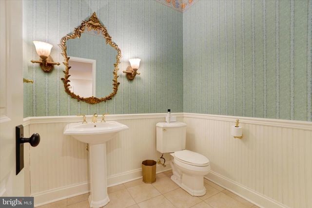 1085 WYNDWARD CT, York, PA 17403