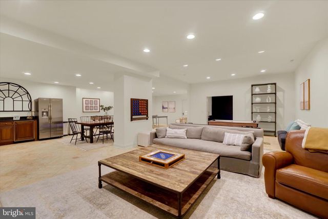 1085 WYNDWARD CT, York, PA 17403