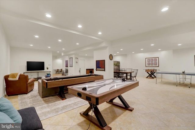 1085 WYNDWARD CT, York, PA 17403