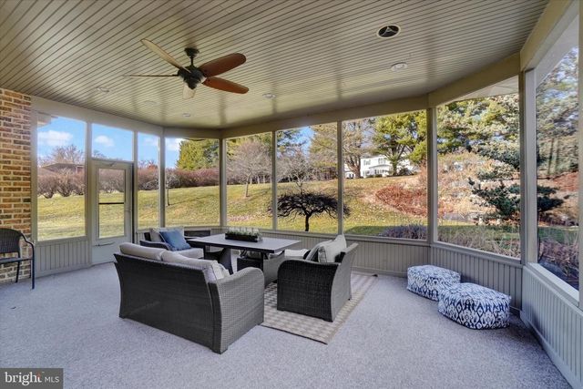 1085 WYNDWARD CT, York, PA 17403