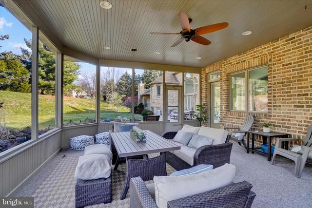 1085 WYNDWARD CT, York, PA 17403