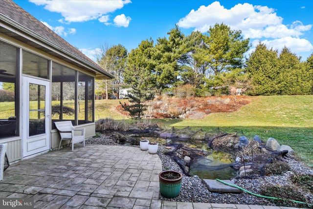 1085 WYNDWARD CT, York, PA 17403