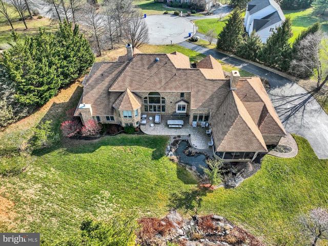 1085 WYNDWARD CT, York, PA 17403