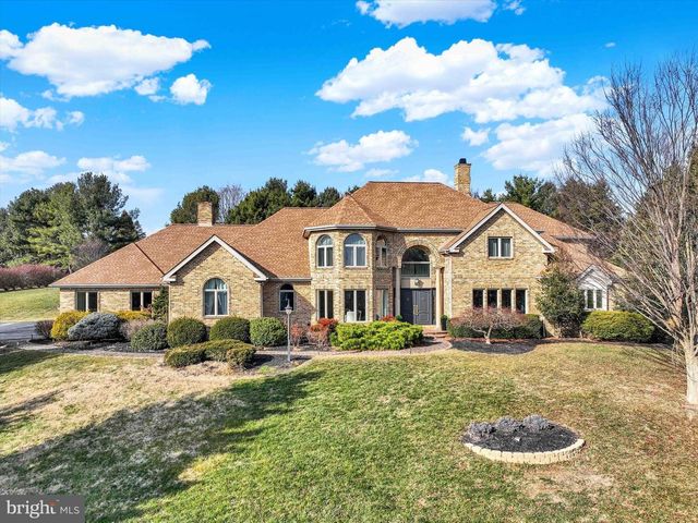 1085 WYNDWARD CT, York, PA 17403