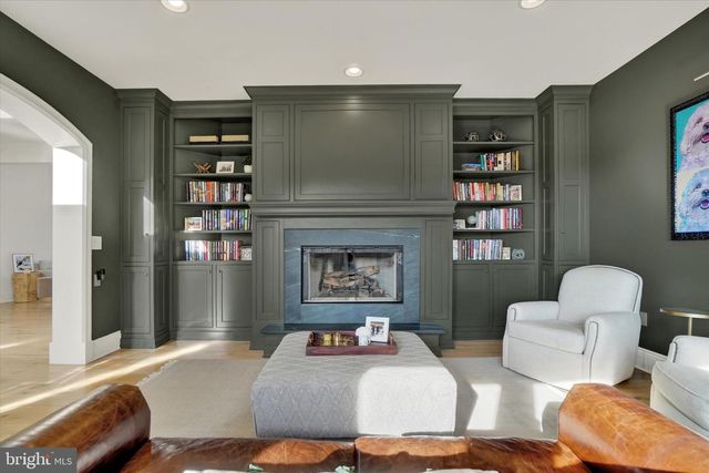 1085 WYNDWARD CT, York, PA 17403