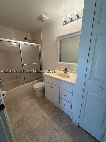 7860 Lexington Club Blvd B, Delray Beach, FL 33446