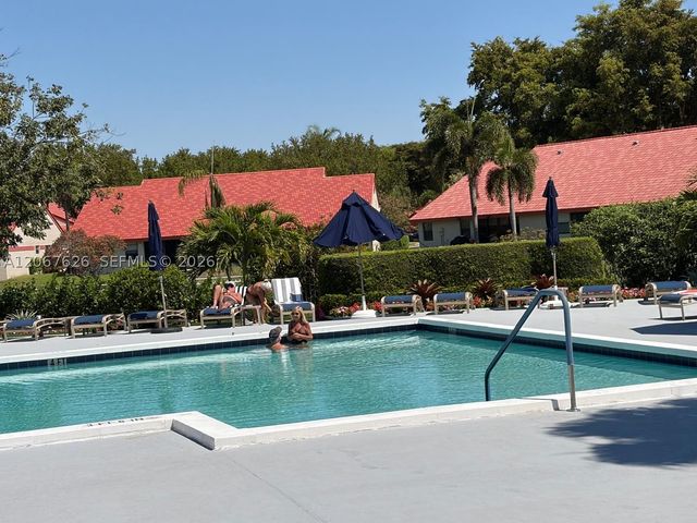 7860 Lexington Club Blvd B, Delray Beach, FL 33446