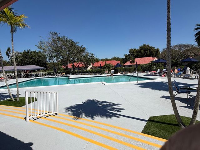 7860 Lexington Club Blvd B, Delray Beach, FL 33446