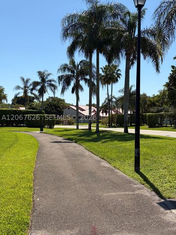 7860 Lexington Club Blvd B, Delray Beach, FL 33446