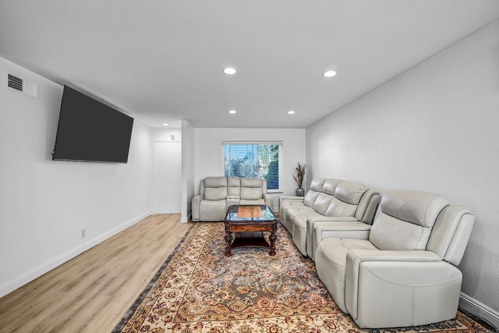 9378 Twin Mountain Circle, San Diego, CA 92126 — photo 5