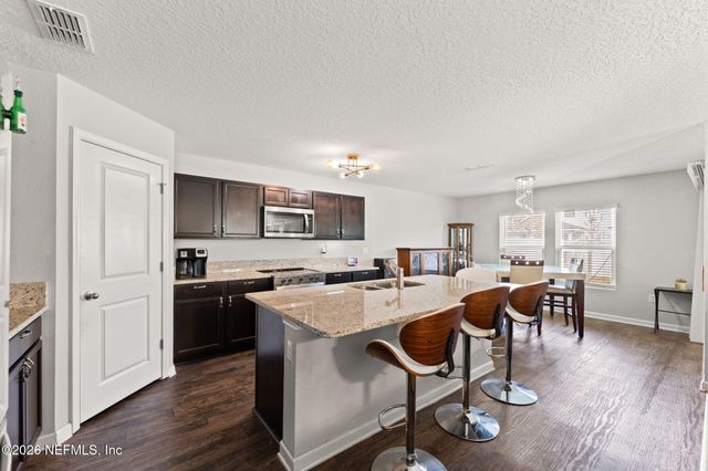 7717 HONOR Court, Jacksonville, FL 32210