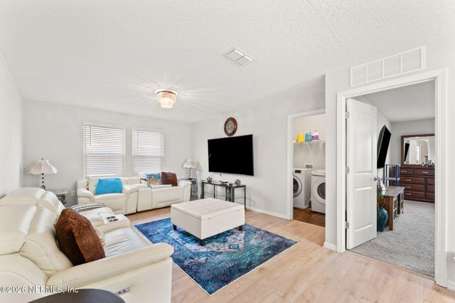 7717 HONOR Court, Jacksonville, FL 32210