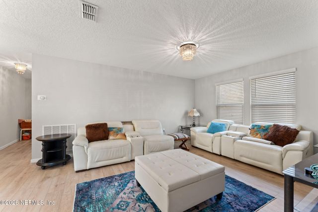 7717 HONOR Court, Jacksonville, FL 32210