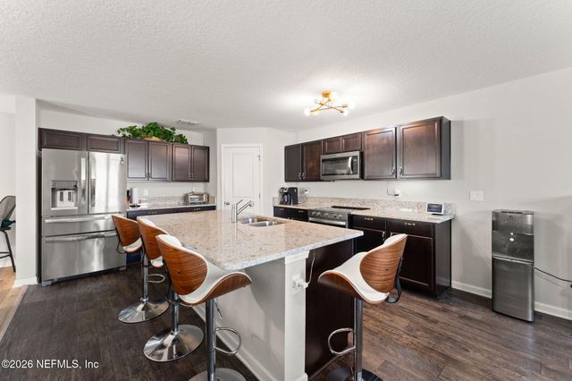 7717 HONOR Court, Jacksonville, FL 32210