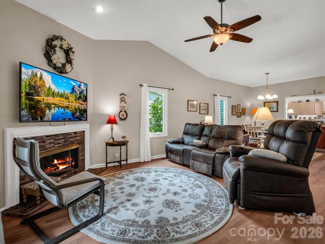 20 Country Meadows Lane, Hendersonville, NC 28792