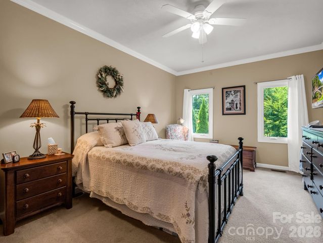 20 Country Meadows Lane, Hendersonville, NC 28792