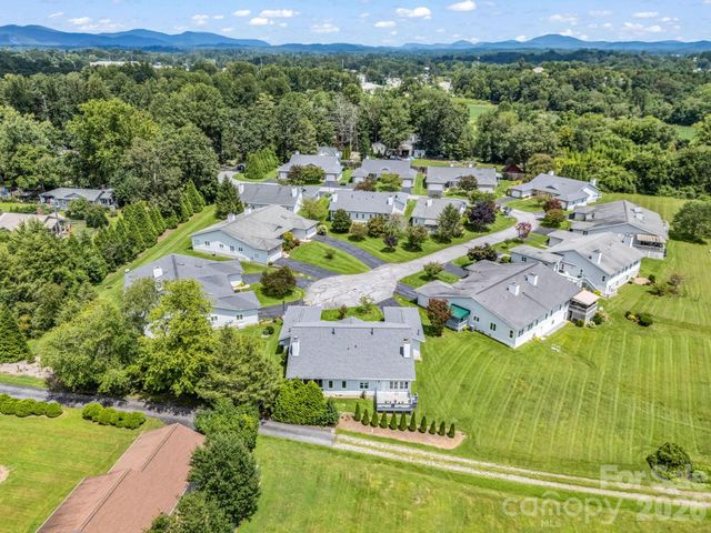 20 Country Meadows Lane, Hendersonville, NC 28792