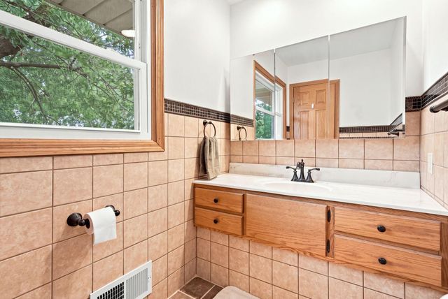 5330 Perry Avenue N, Crystal, MN 55429