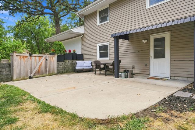 5330 Perry Avenue N, Crystal, MN 55429