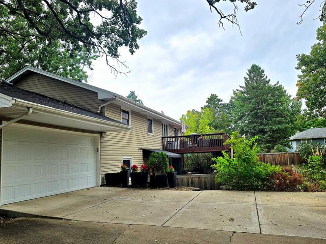 5330 Perry Avenue N, Crystal, MN 55429