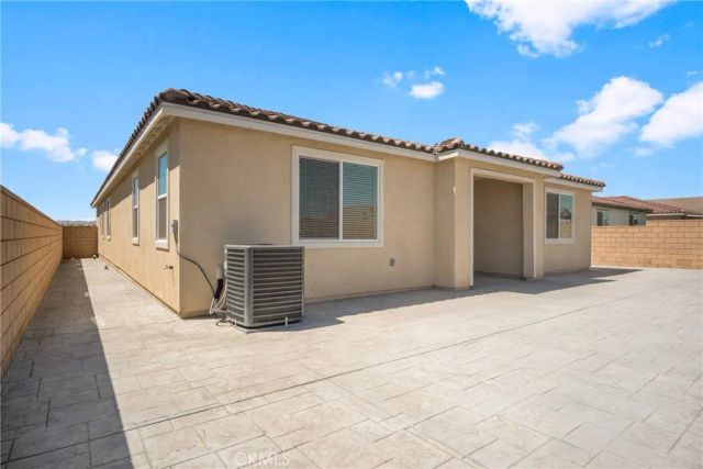 11952 Olivine Rd, Victorville, CA 92392