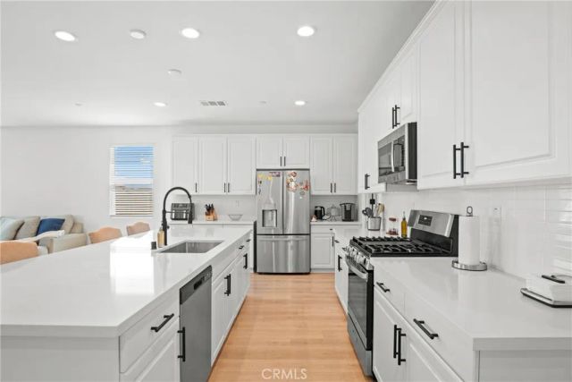 11952 Olivine Rd, Victorville, CA 92392