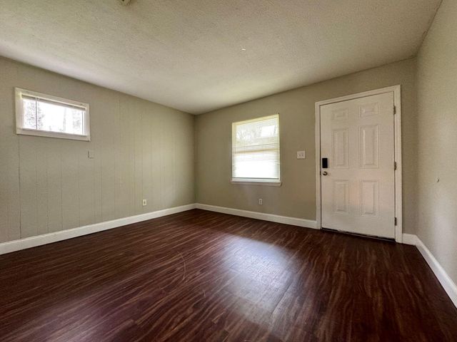 6303 Walden Avenue B, Chattanooga, TN 37421