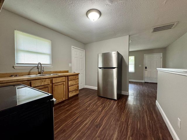 6303 Walden Avenue B, Chattanooga, TN 37421