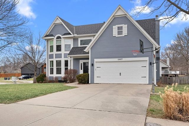 12477 S ACUFF Court, Olathe, KS 66062